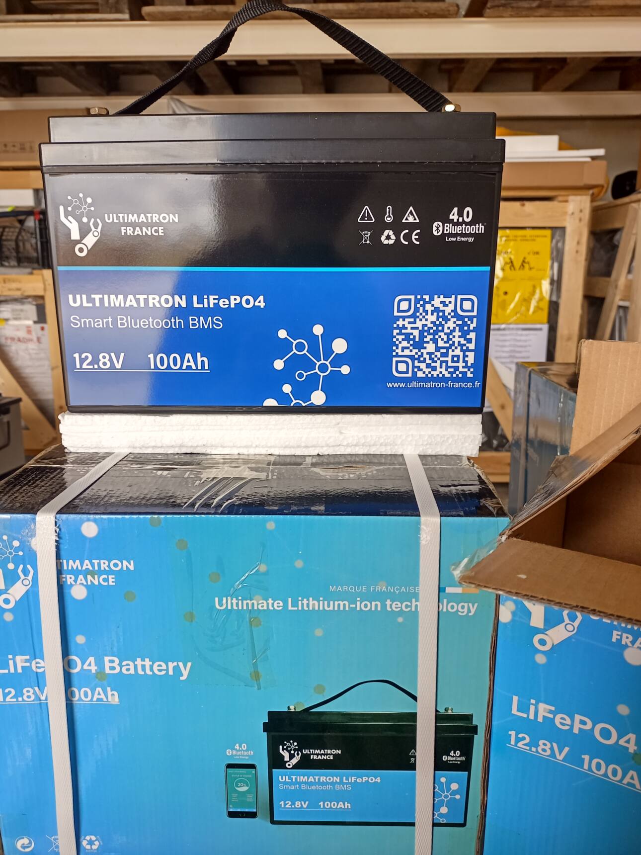 Batería de litio Ultimatron 12V/100A con bluetooth